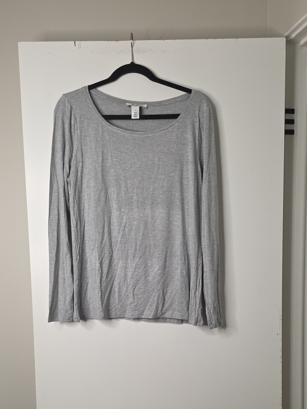 White House Black Market Light Gray Long Sleeve Scoop Neck Top